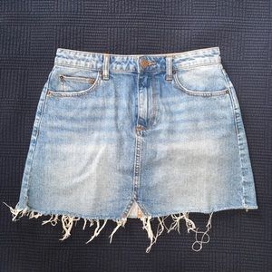 ☀️UO BDG Notched Denim Mini Skirt ☀️